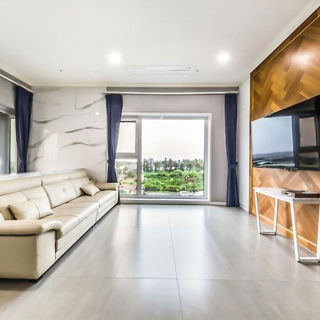 Gladsheim Hotel Seogwipo Ngoại thất bức ảnh