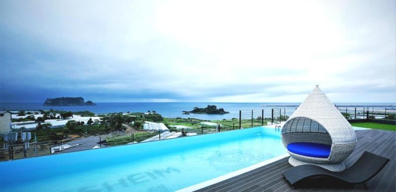 Gladsheim Hotel Seogwipo Ngoại thất bức ảnh