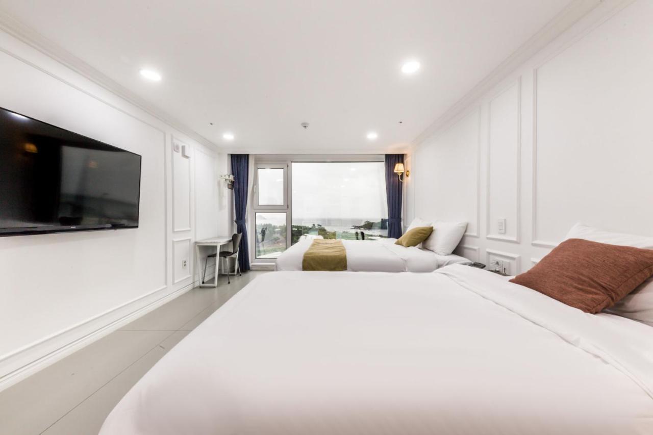 Gladsheim Hotel Seogwipo Ngoại thất bức ảnh