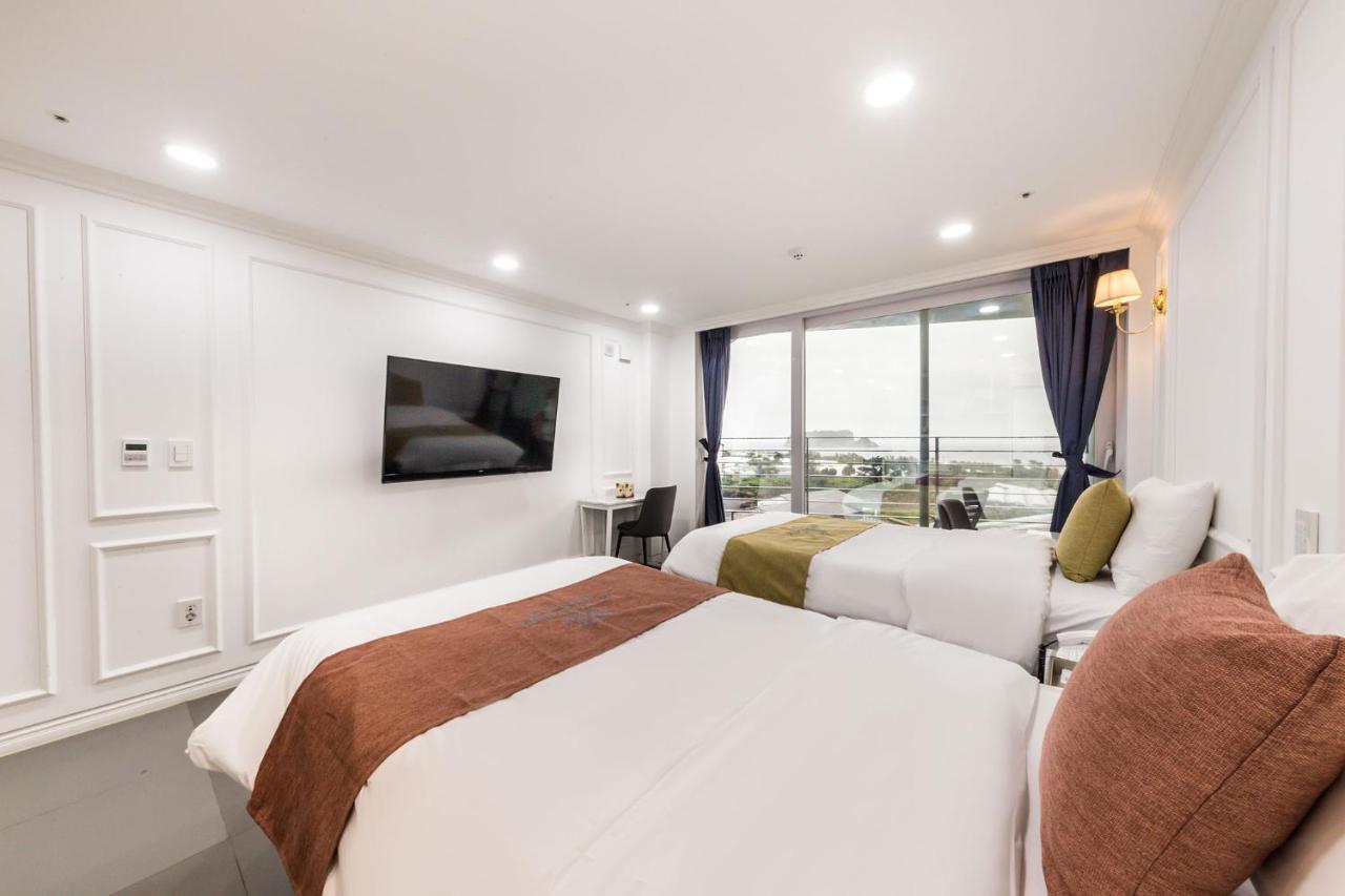 Gladsheim Hotel Seogwipo Ngoại thất bức ảnh