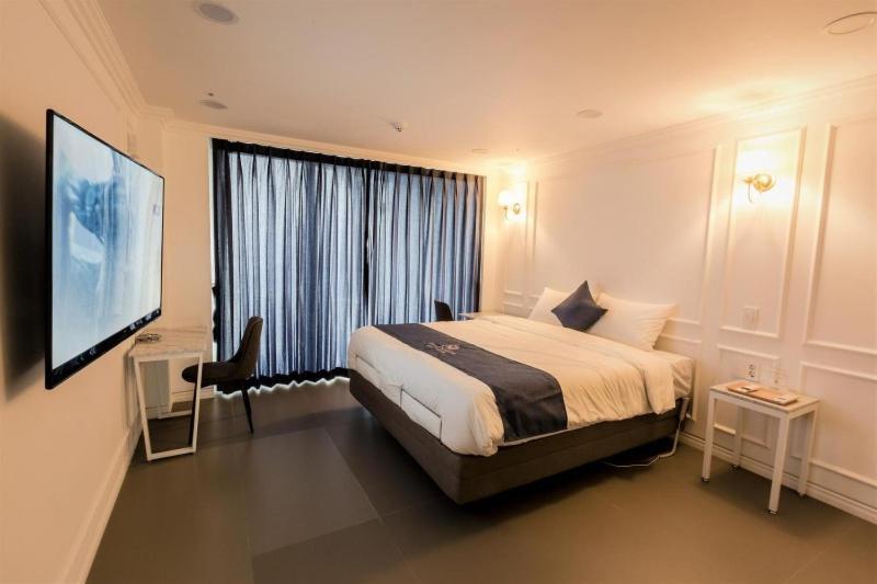 Gladsheim Hotel Seogwipo Ngoại thất bức ảnh
