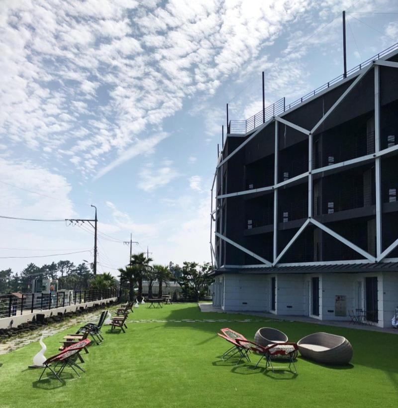 Gladsheim Hotel Seogwipo Ngoại thất bức ảnh